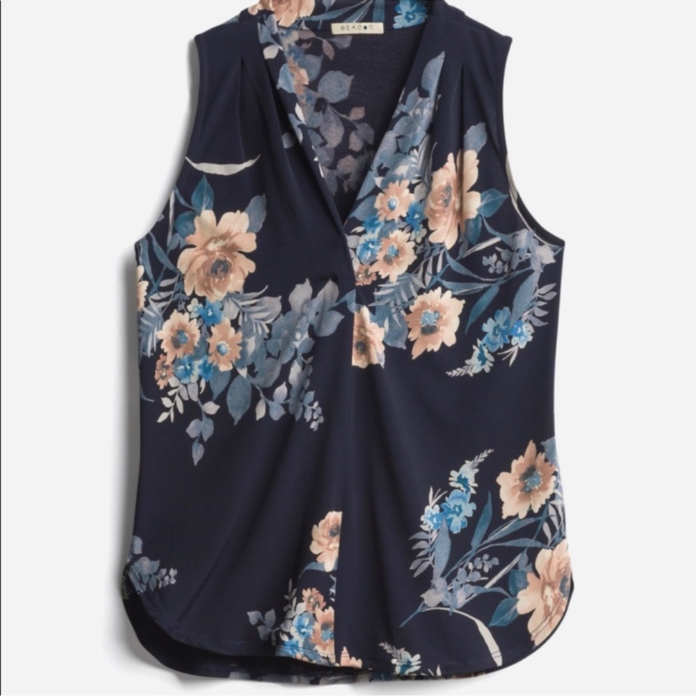 3/$25 ⭐️ Beacon Navy Floral V-Neck Blouse